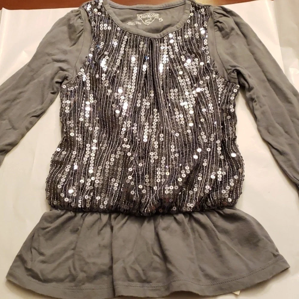 OSHKOSH Girl sz 5 Grey with Silver Sequins Top EUC